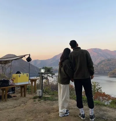 Bìa HỐI HẬN MUỘN MÀNG TỪ ANH