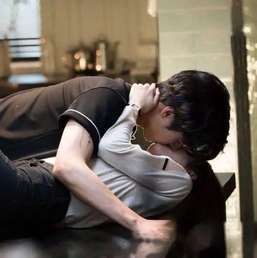 Bìa Thuê Học Bá Làm Bài Tập Ở Bar