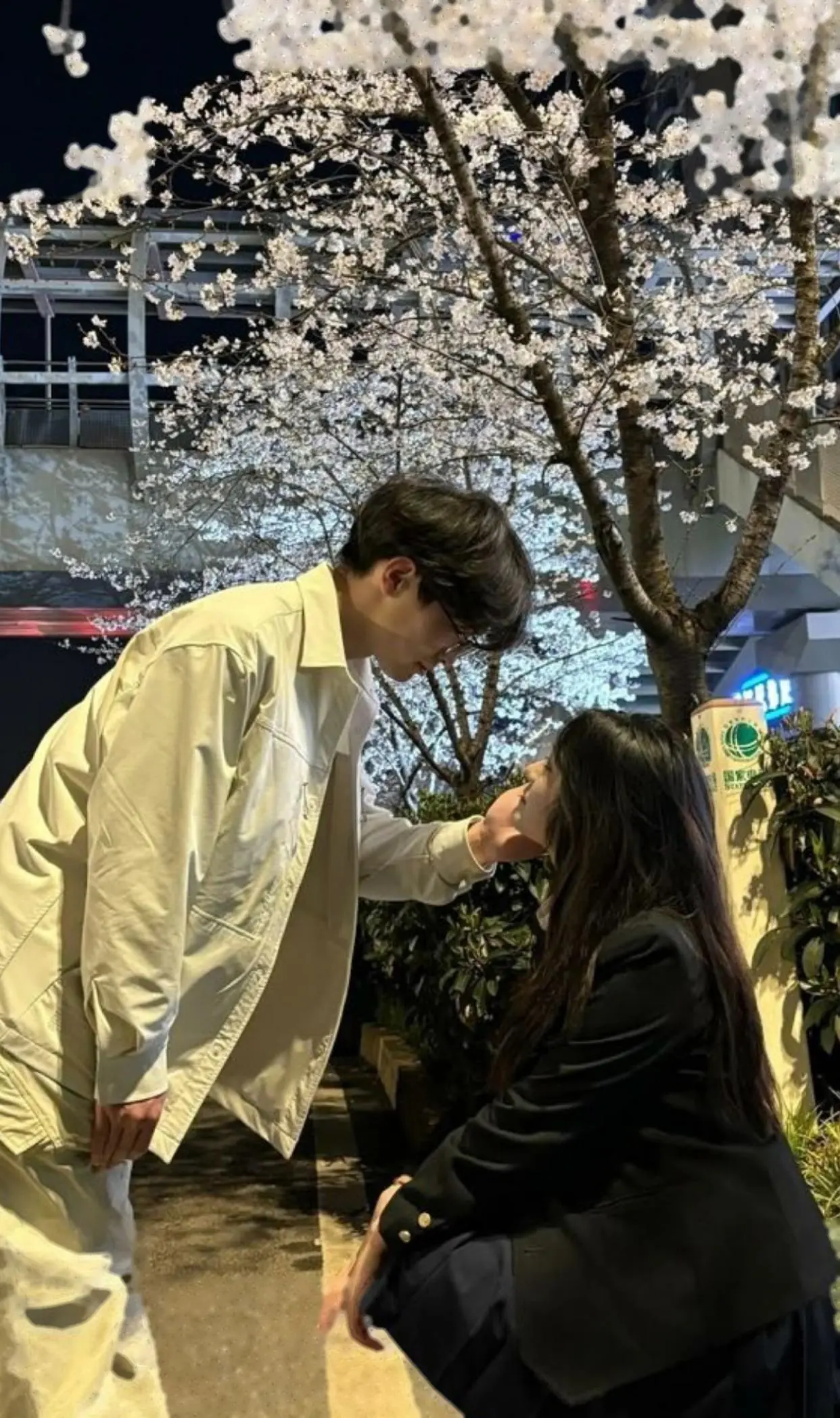 Bìa KẾT HÔN TRƯỚC YÊU SAU