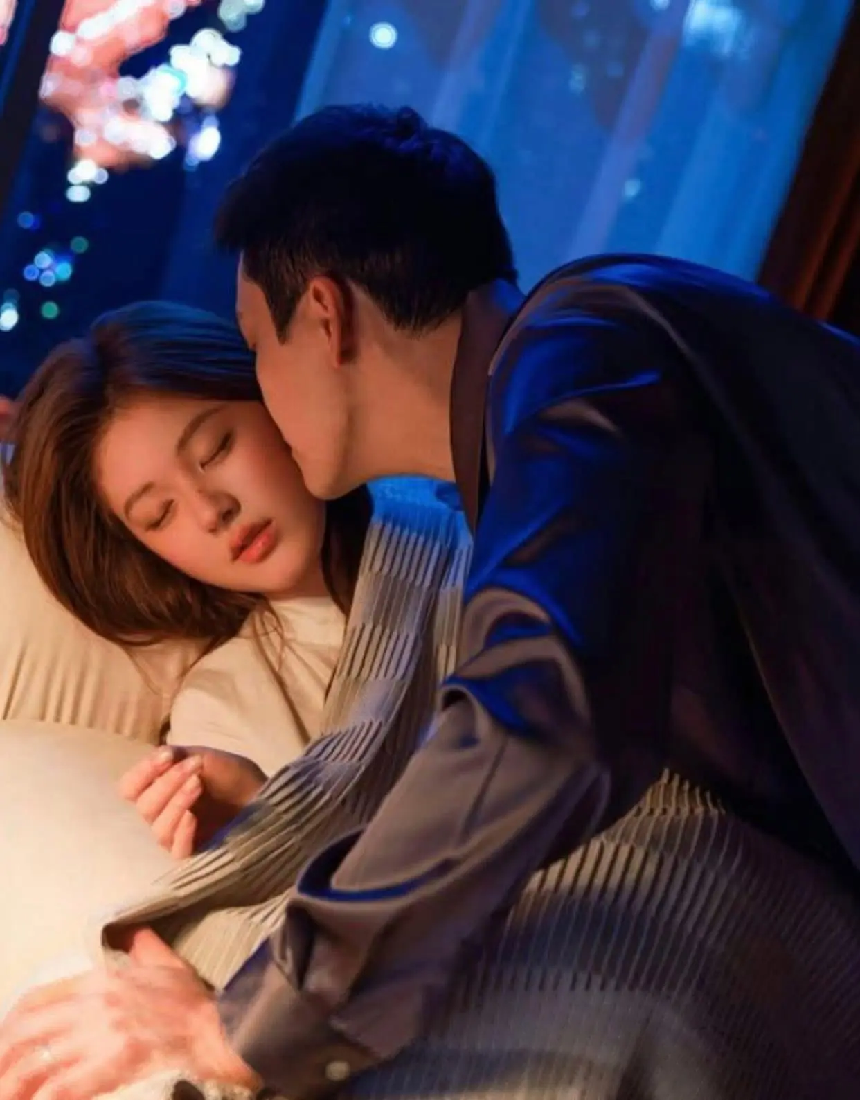 Bìa LỤC TRẦM NGUYỆT