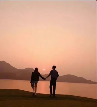 Bìa KHI THÂN MẬT CHỒNG NHẮC TÊN NGƯỜI ĐÀN BÀ KHÁC