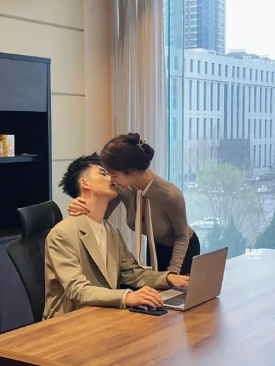 Bìa Tình Yêu Trong Bán Kính 5 Mét