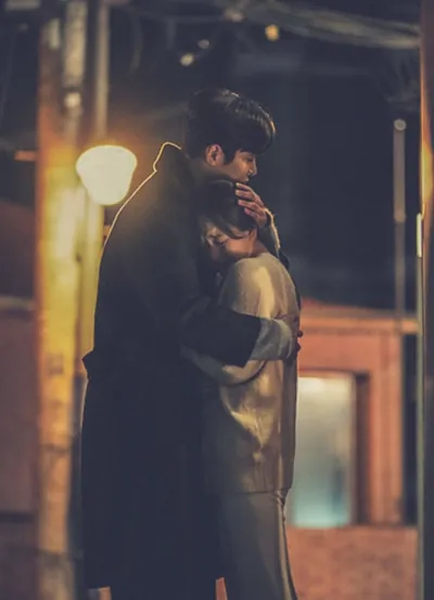 Bìa CON TIM LẠNH BUỐT FULLL