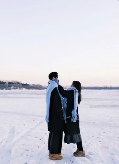 Bìa RỜI XA ANH THEO ĐUỔI ĐAM MÊ