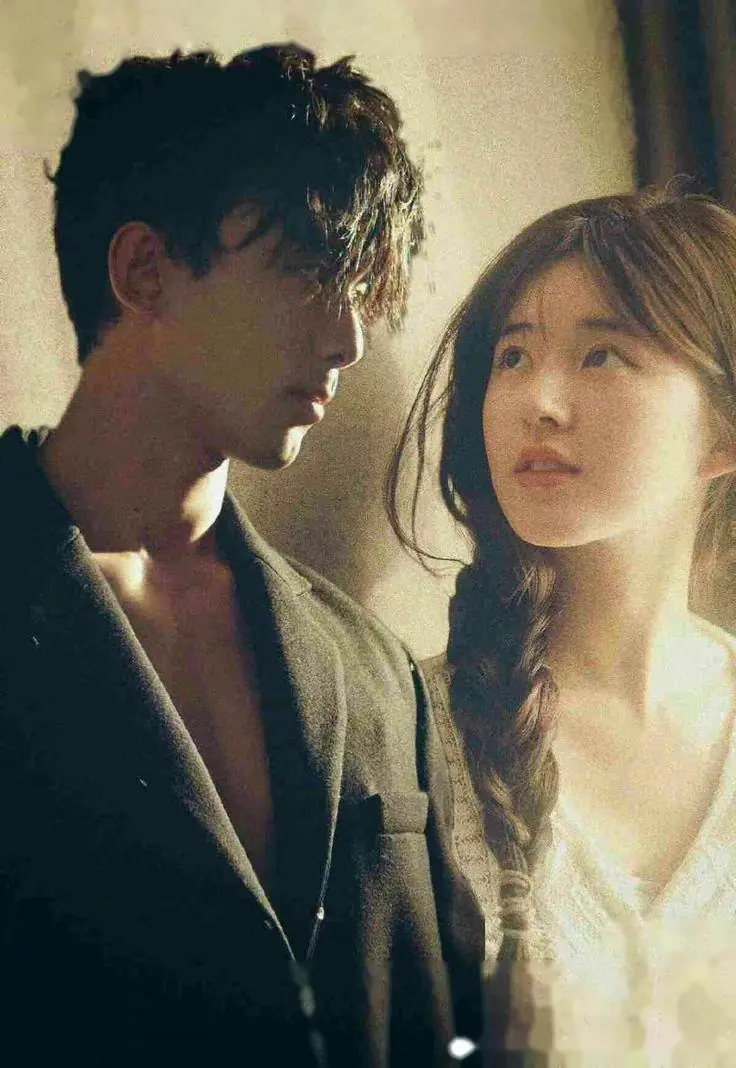 Bìa CUỒNG YÊU