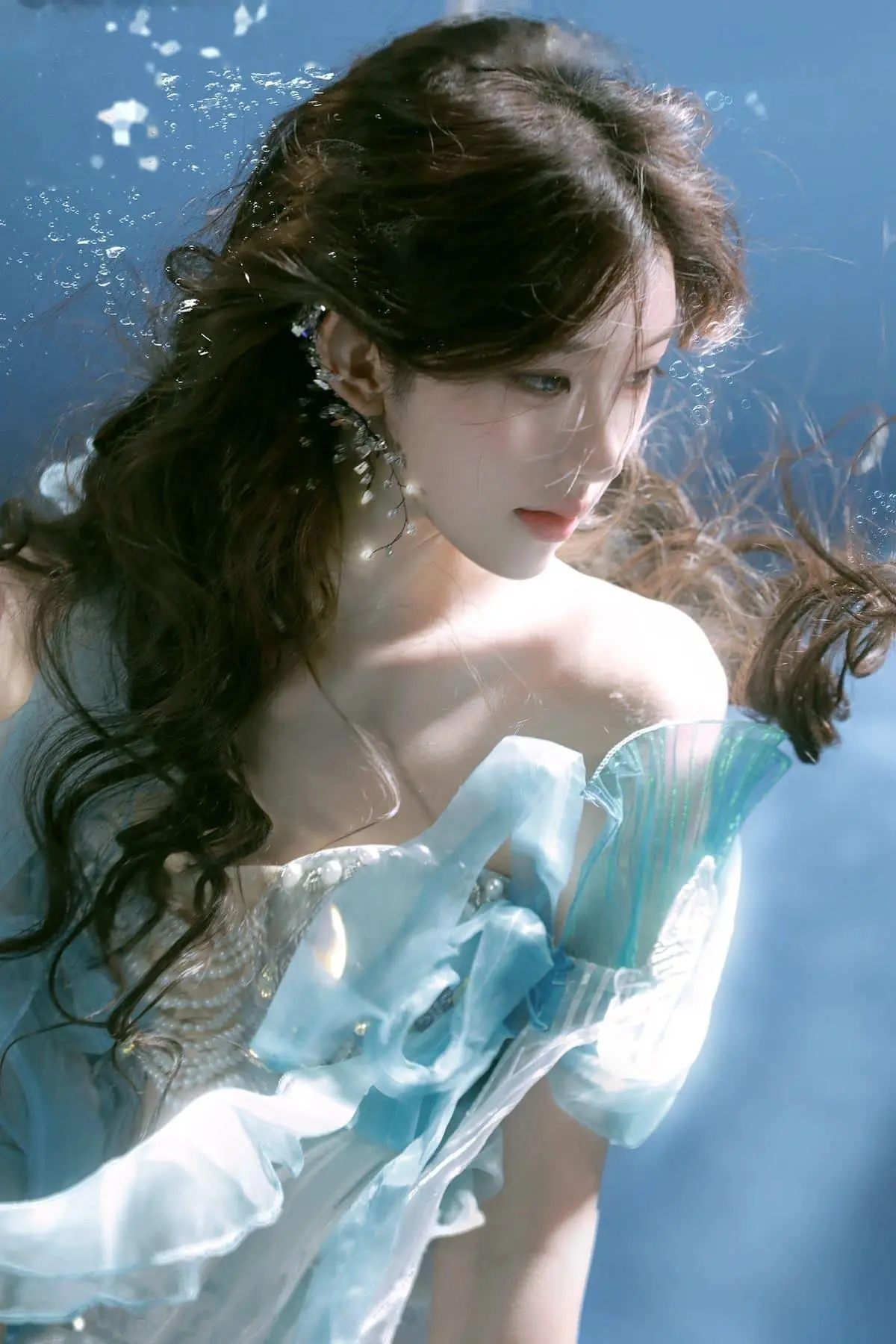 Bìa CỨ NGỠ LÀ TÌNH YÊU