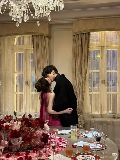 Bìa Yêu Qua Mạng, Gặp Chú Nhỏ Nhà Giàu