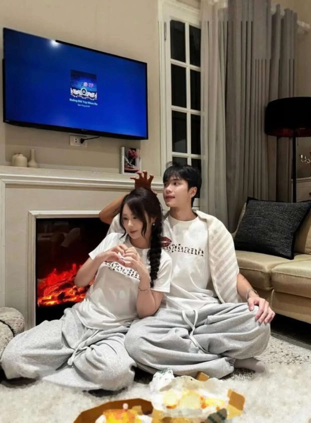 Bìa NGÀY GIA ĐÌNH PHÁ SẢN, TÔI KẾT HÔN HỢP ĐỒNG