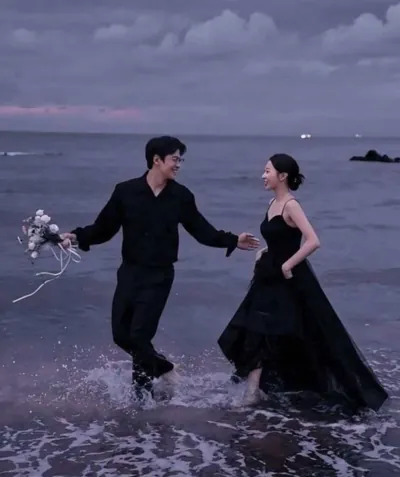 Bìa NGƯỜI TÌNH BÓNG TỐI