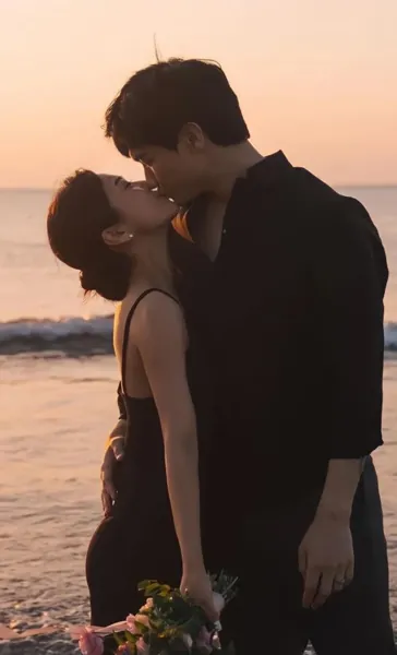 Bìa THỬ THÁCH TÌNH CẢM FULL