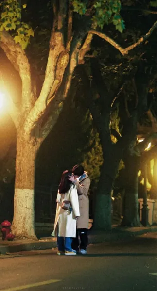 Bìa TÁM NĂM YÊU THƯƠNG HOÁ TRÒ CƯỜI