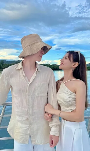 Bìa MƯỜI LẦN GẶP NHAU MƯỜI LẦN RUNG ĐỘNG