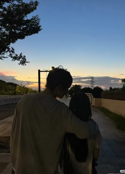 Bìa TRÁI CẤM NĂM 19 TUỔI