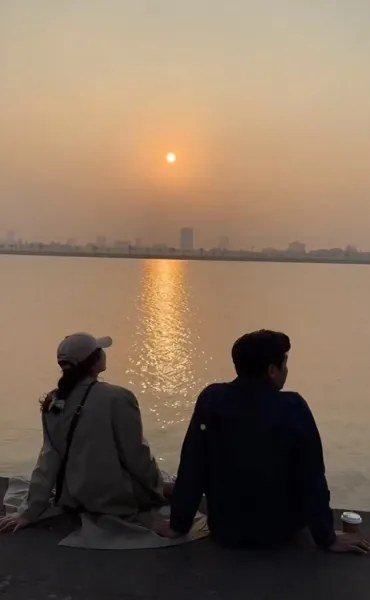 Bìa ÁNH NẮNG CUỐI TRỜI