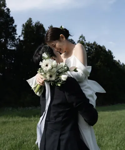 Bìa CHÌM ĐẮM TRONG TÌNH YÊU