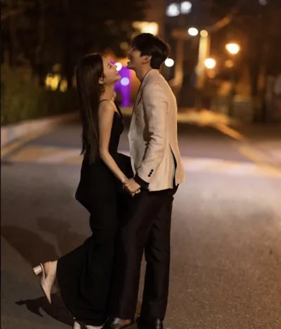 Bìa TÌNH YÊU CÒN MÃI