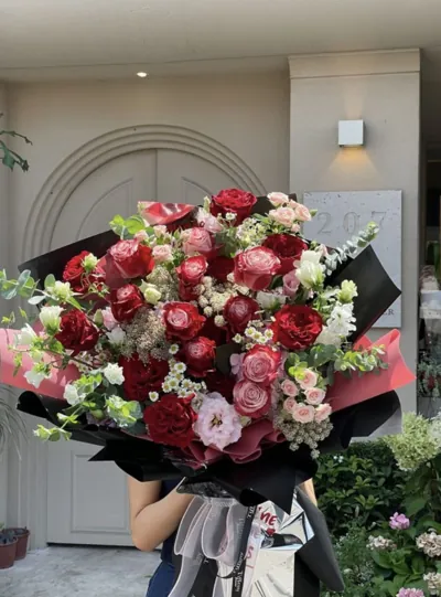 Bìa HỢP ĐỒNG HẾT, TÌNH YÊU CÒN