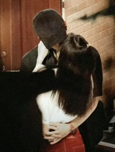 Bìa SAU TÁI SINH TÔI ÔM CHẶT ĐÙI LÃO ĐẠI