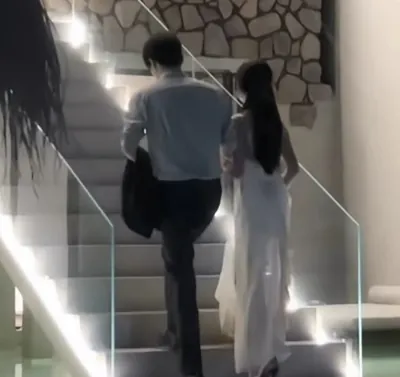 Bìa CHỒNG TÔI PHÁ SẢN SAU KHI ĐỂ TRỢ LÝ DẪM ĐẠP LÊN TÔI