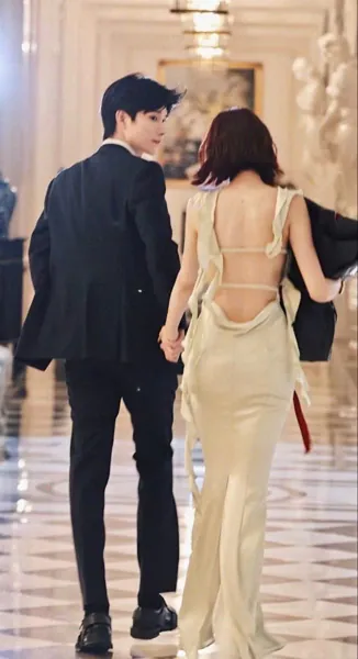 Bìa HỢP ĐỒNG BẠN GÁI, HIỆU LỰC CẢ ĐỜI