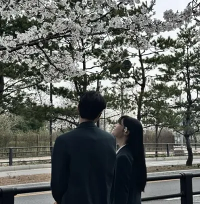 Bìa KHÔNG CÒN TIN VÀO TÌNH YÊU