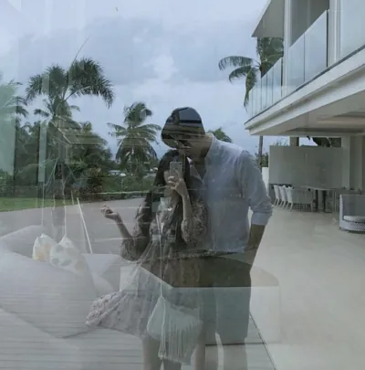 Bìa VẾT NỨT TRONG ĐỜI