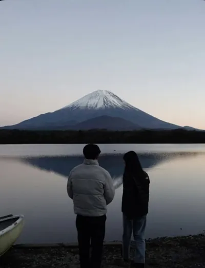 Bìa KHÔNG BAO GIỜ NGOẢNH LẠI