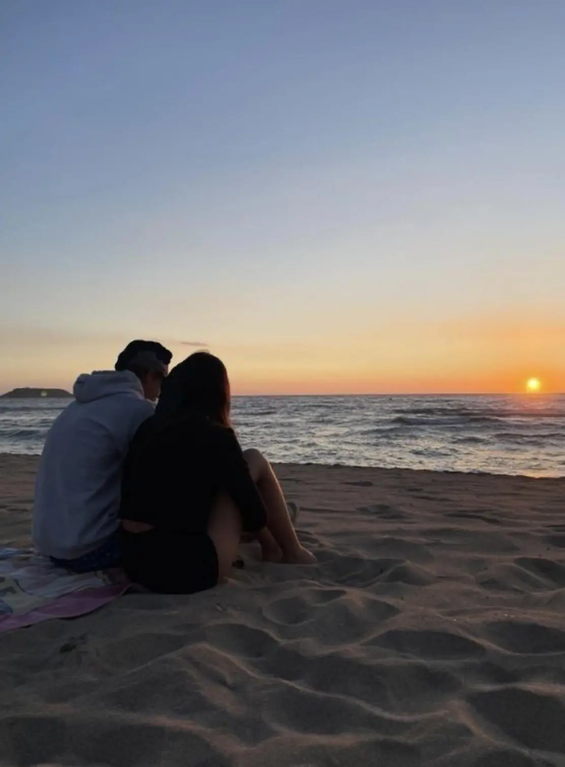 Bìa KỶ NIỆM MỘT NĂM BÊN NHAU