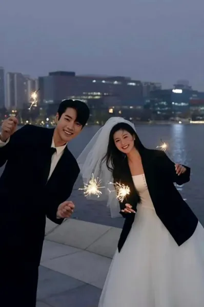 Bìa TẢNG BĂNG TAN CHẢY