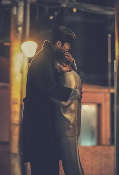 Bìa CON TIM LẠNH BUỐT FULLL