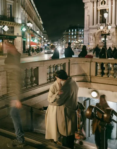 Bìa KỶ NIỆM 3 NĂM NGÀY CƯỚI, CHỒNG DẪN TÌNH NHÂN VỀ NHÀ