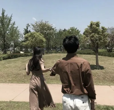 Bìa VỊ KHÁCH KHÔNG MỜI MÀ ĐẾN FULL