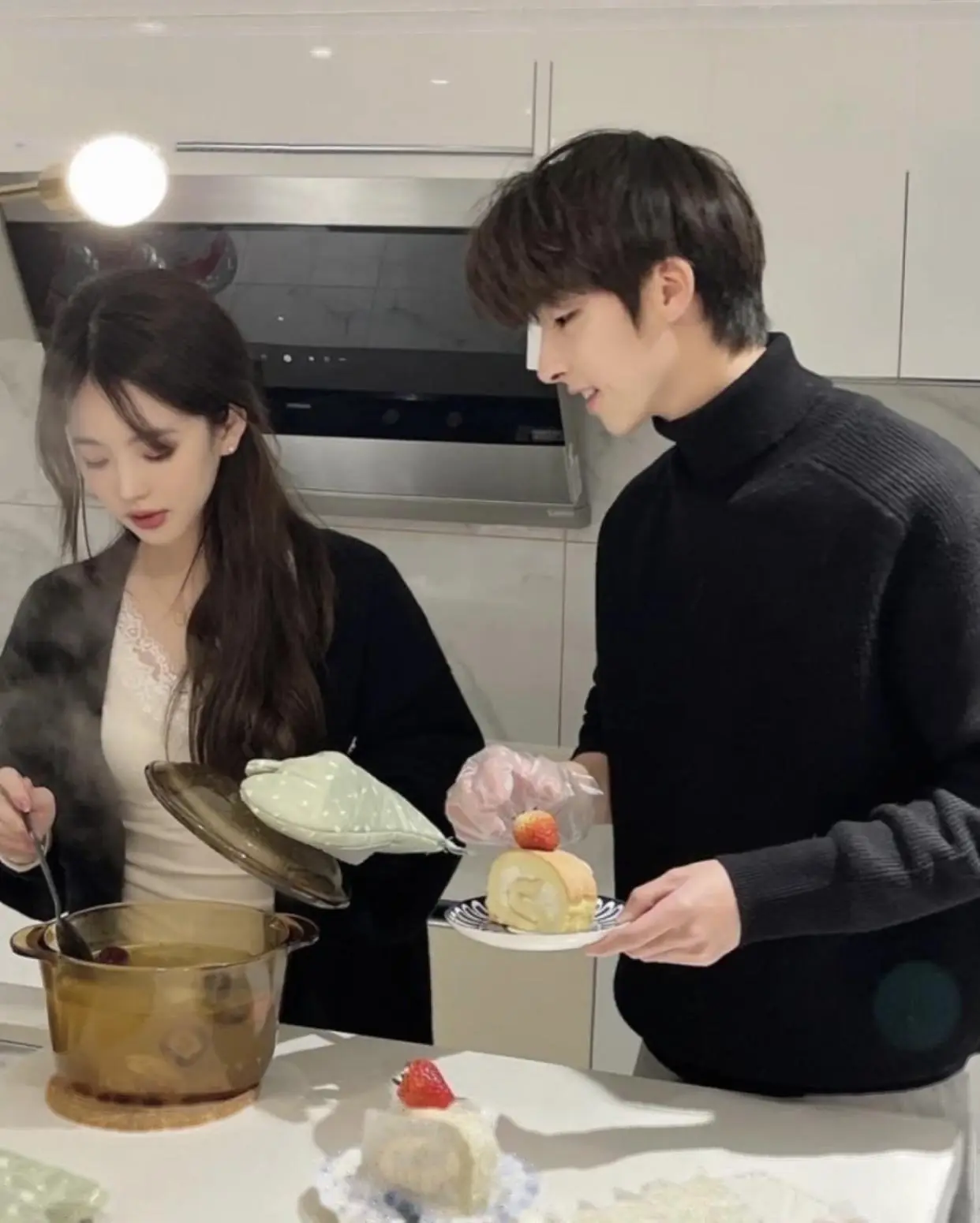 Bìa CƯỠNG HÔN TRAI ĐẸP
