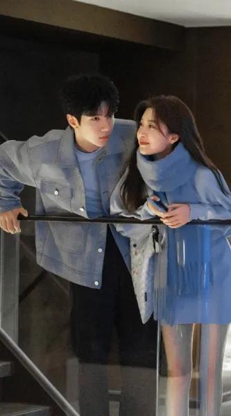 Bìa CÙNG EM BƯỚC VÀO TƯƠNG LẠI MỚI