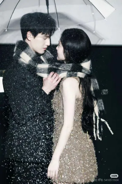 Bìa CHÚNG TÔI LÀ 2 ĐƯỜNG THẲNG SONG SONG