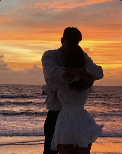 Bìa TÌNH CẢM BỘI BẠC HƠN CỎ DẠI