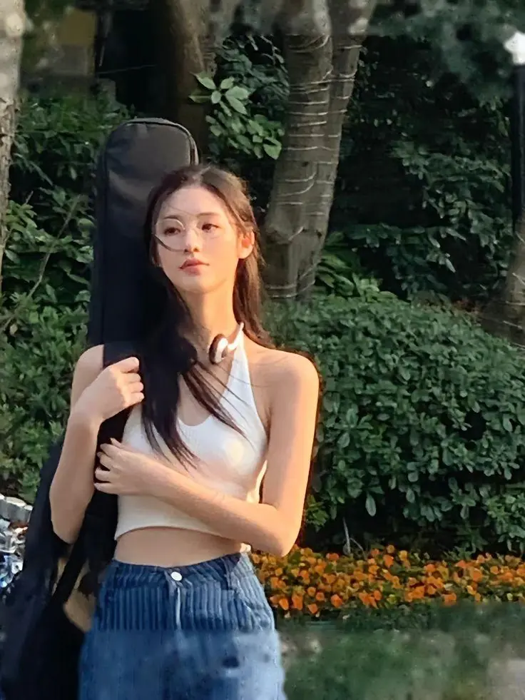 Bìa TÌNH SÂU NHƯ BIỂN RỐT CUỘC THÀNH KHÔNG