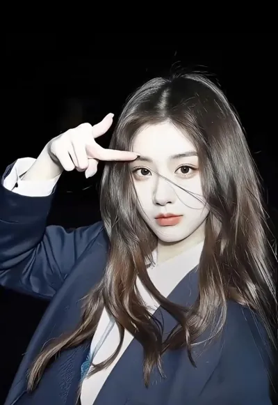 Bìa TIỂU THƯ LÀM MÀU