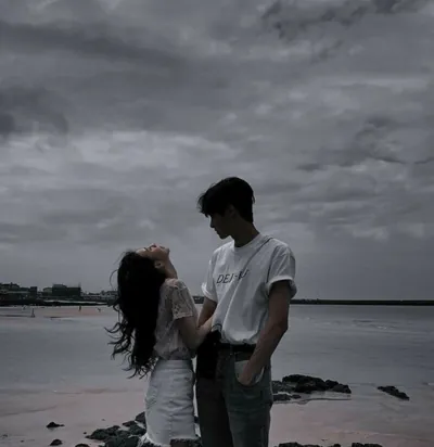 Bìa HOA NỞ LẦN HAI