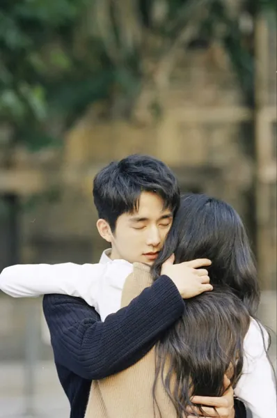 Bìa RỜI XA ANH MỘT LẦN VÀ MÃI MÃI