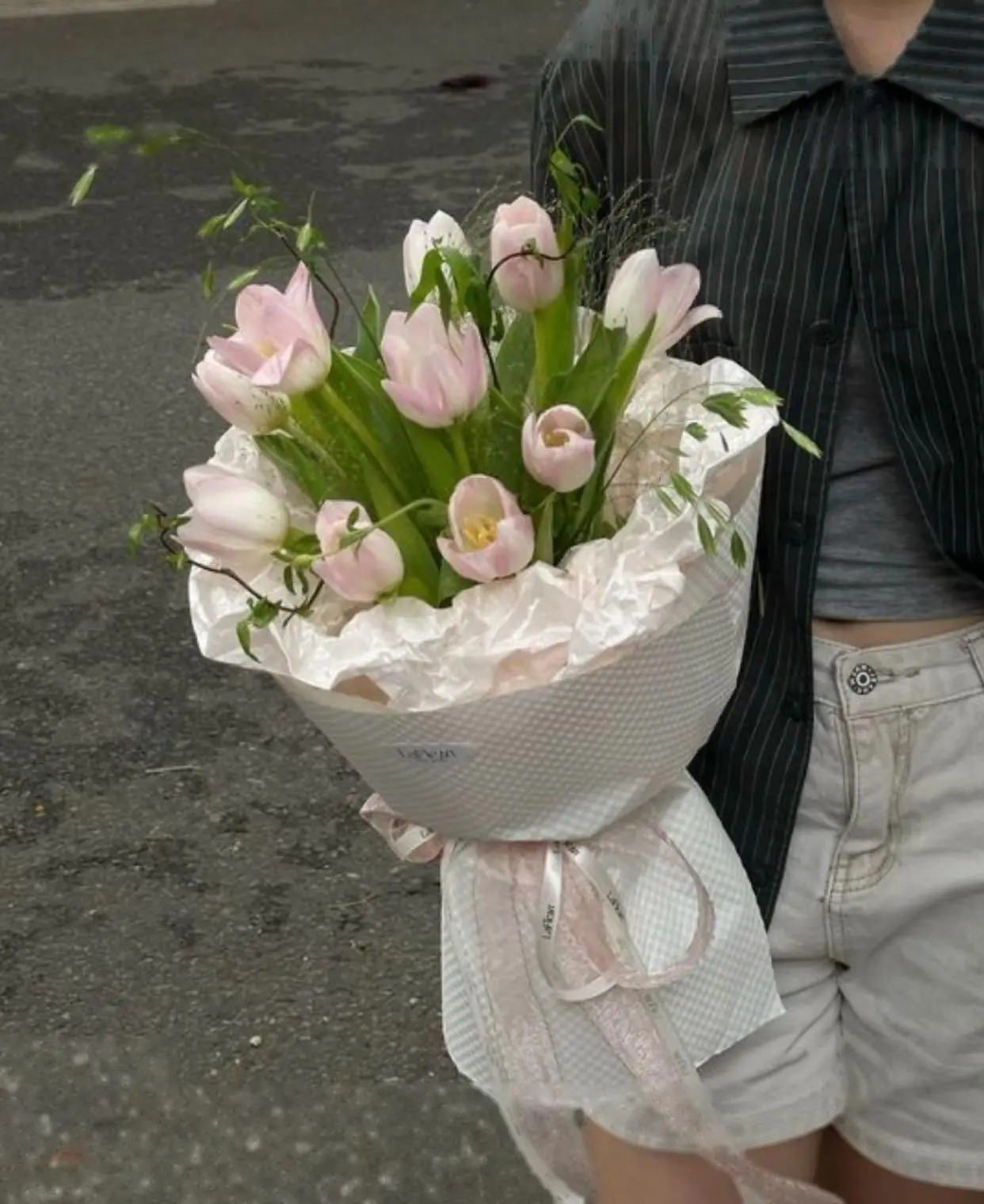 Bìa YÊU THƯƠNG MUỘN MÀNG