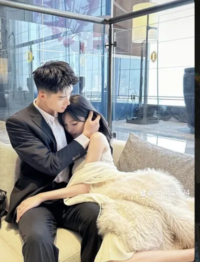 Bìa KẾT HÔN NĂM THỨ NĂM