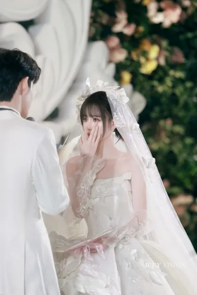 Bìa SỰ GIẢ DỐI CỦA TÌNH YÊU