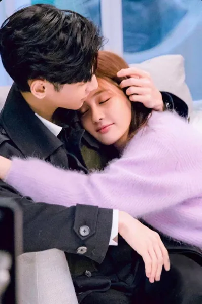 Bìa TÌNH YÊU KHÔNG ĐƯỢC TRÂN TRỌNG