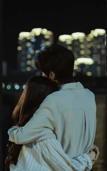 Bìa NÉ TRÁNH CHỒNG CŨ