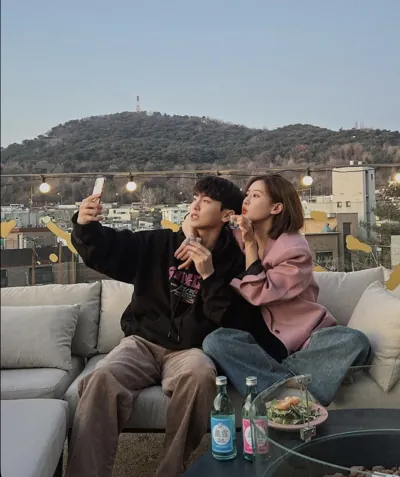 Bìa ÁNH SÁNG CỦA ANH LÀ EM