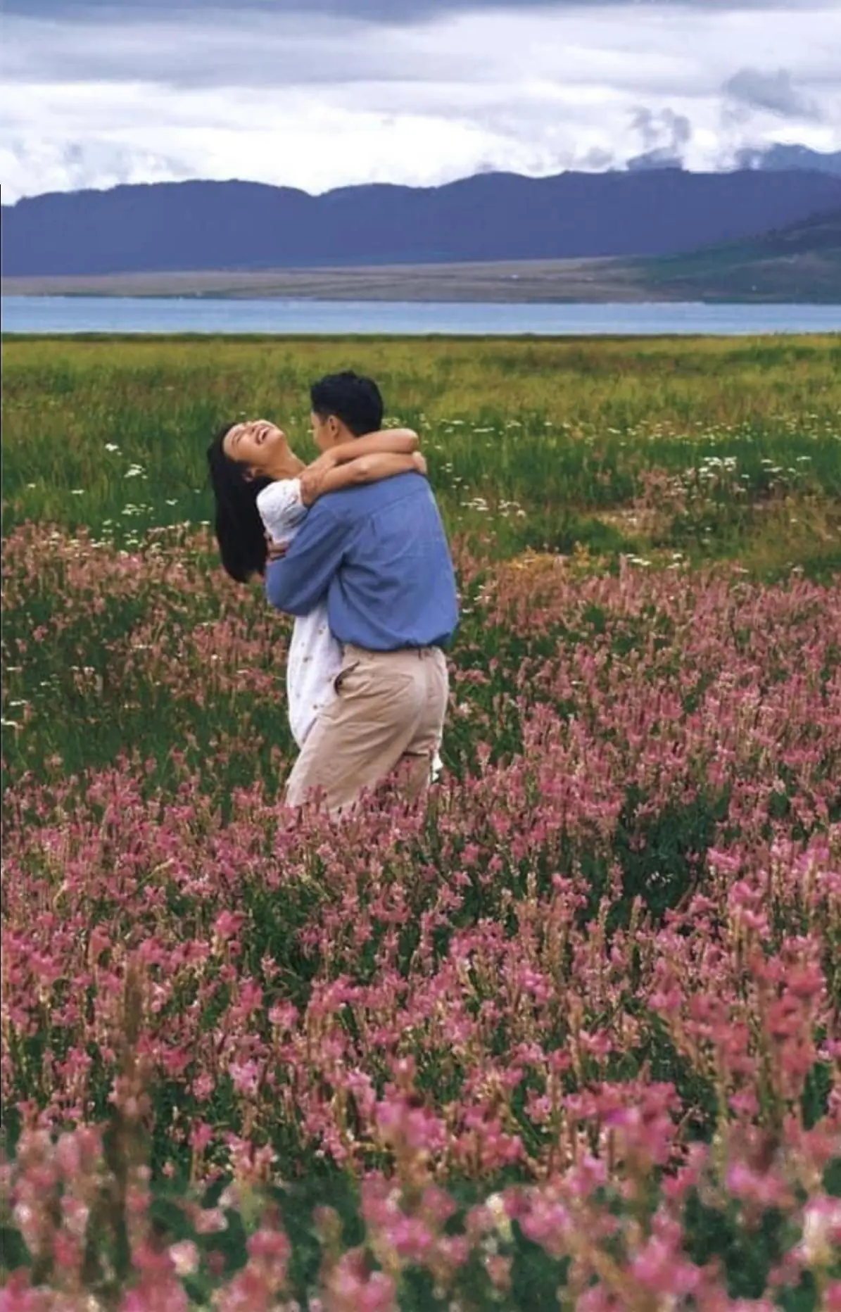Bìa LÒNG NGƯỜI LẠNH GIÁ