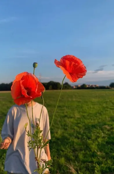 Bìa TRỞ VỀ 10 NĂM TRƯỚC