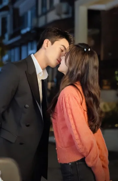 Bìa HƯỞNG PHÚC CÙNG CỐ BẠN THÂN