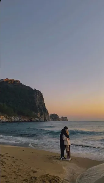 Bìa VÒNG VỠ TÌNH TAN